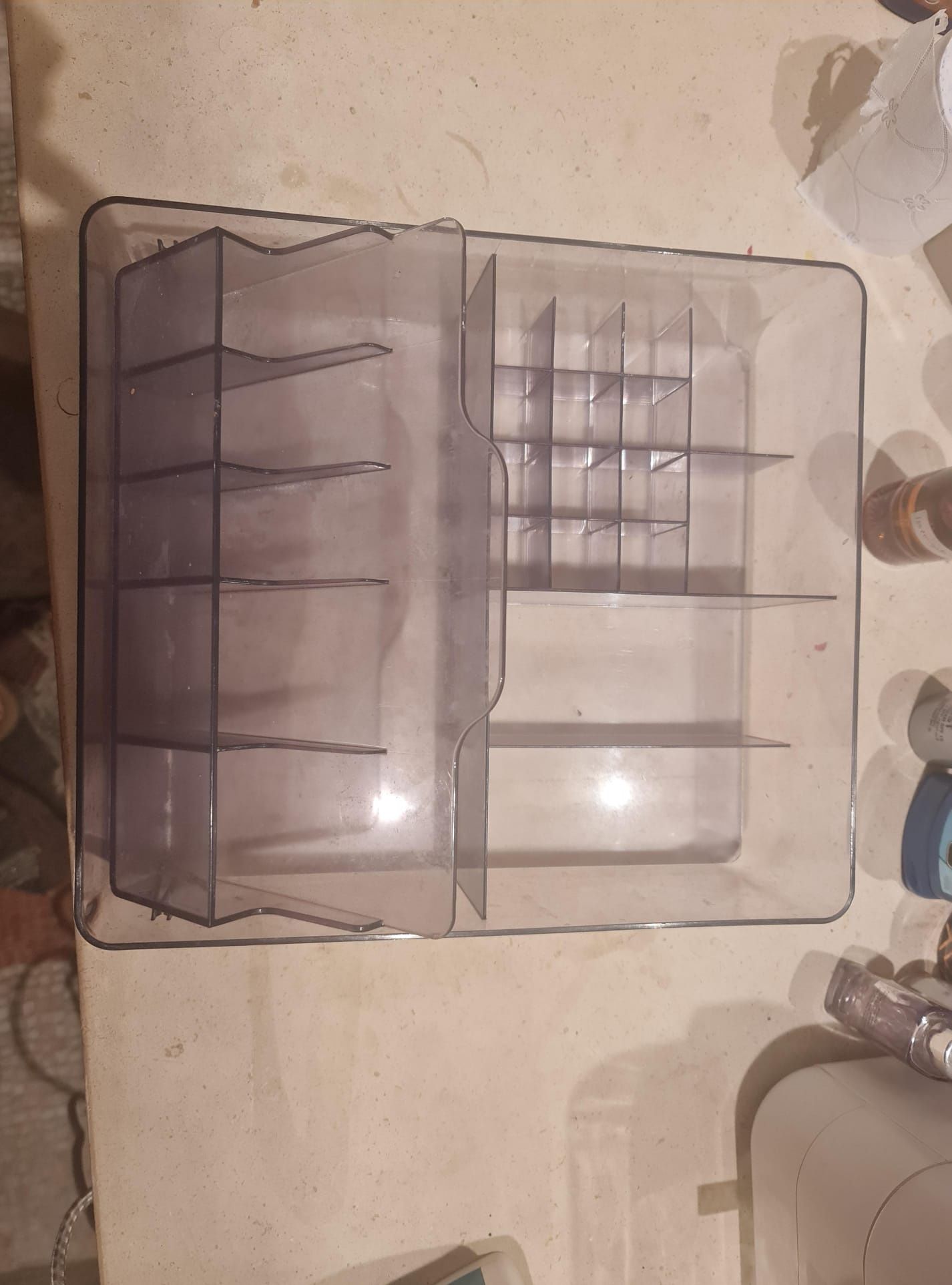Organizador de maquiagem.