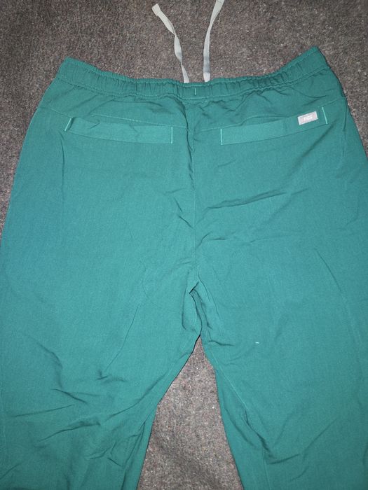 НОВІ штани медичні фірми FIGS розмір L ЗЕЛЕНІ
