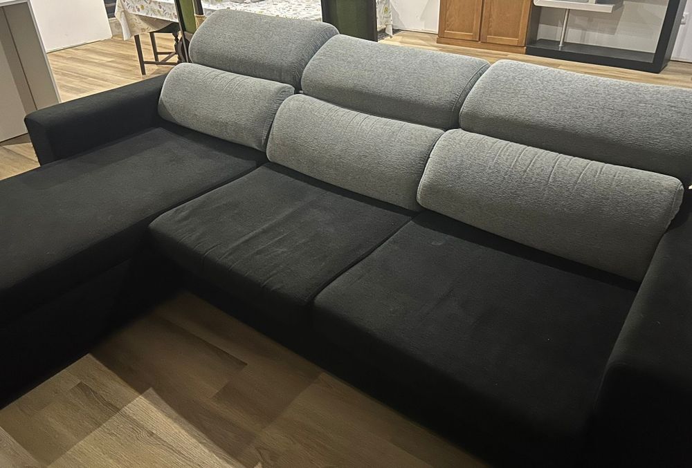 Mobília e sofa cama mesinha e móvel de entrada