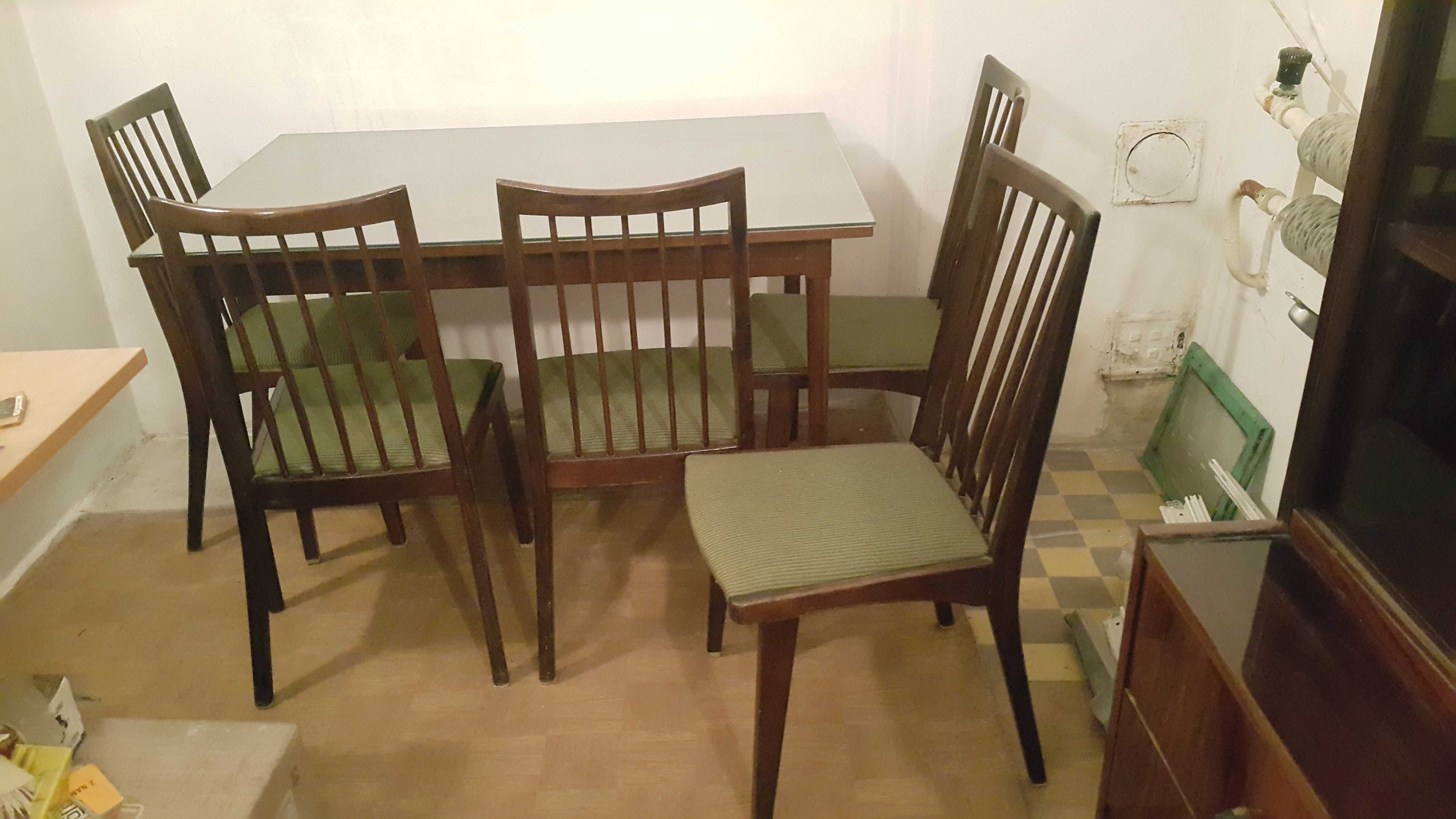 Stół rozsuwany z krzesłami