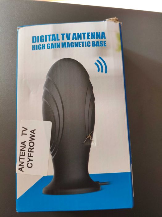 Antena TV cyfrowa DVB-T2 z wzmacniaczem USB i podstawą magnetyczną