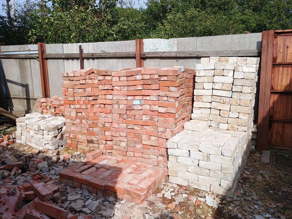 Кирпич белый полуторный и кислотоупорный