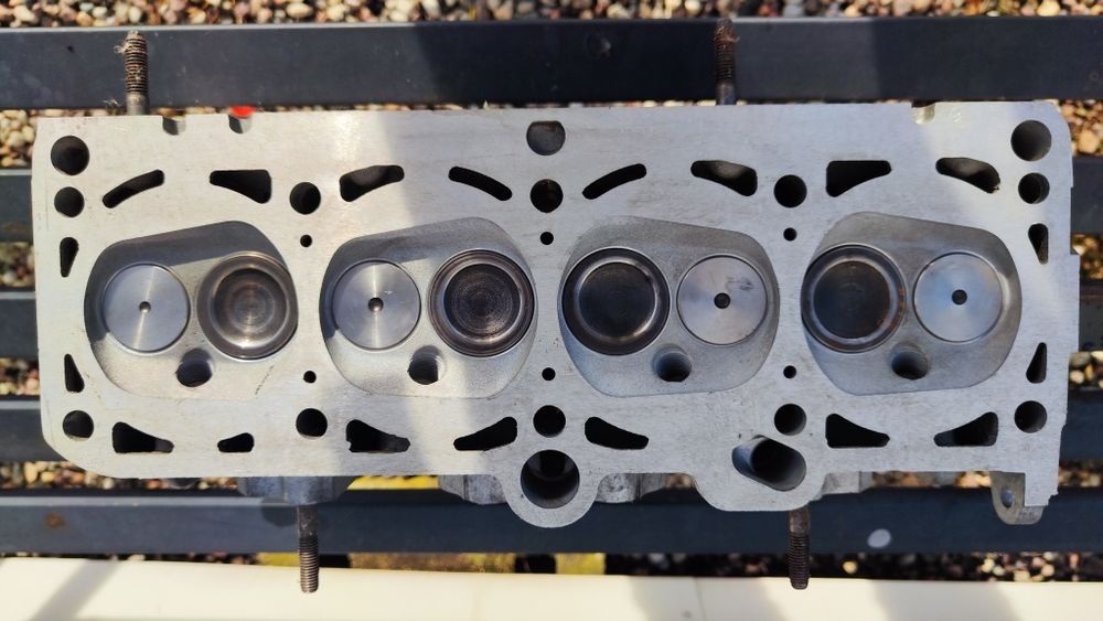 Głowica 06B103373T VW 1,6 benzyna