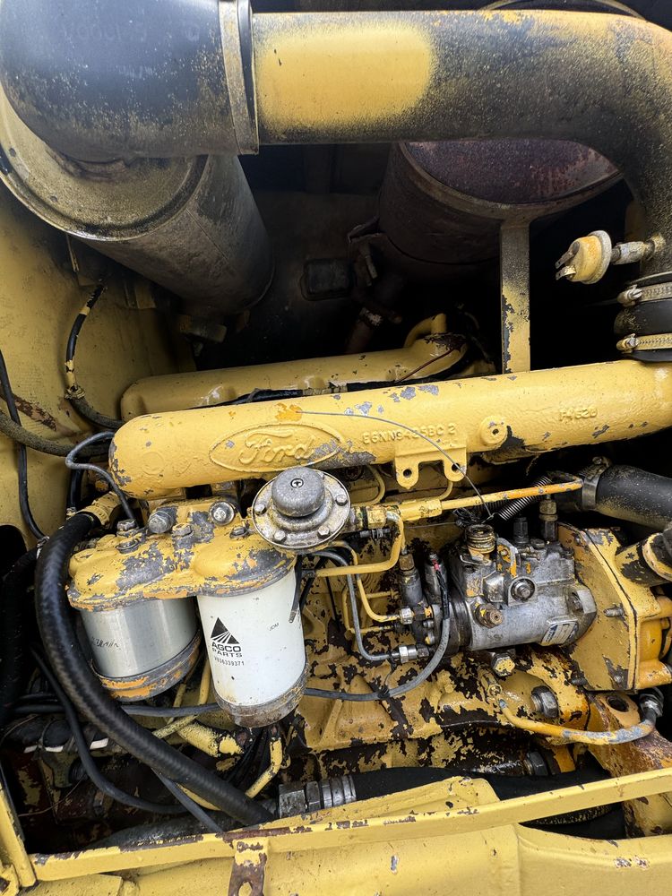 Retroescavadora Ford 655c