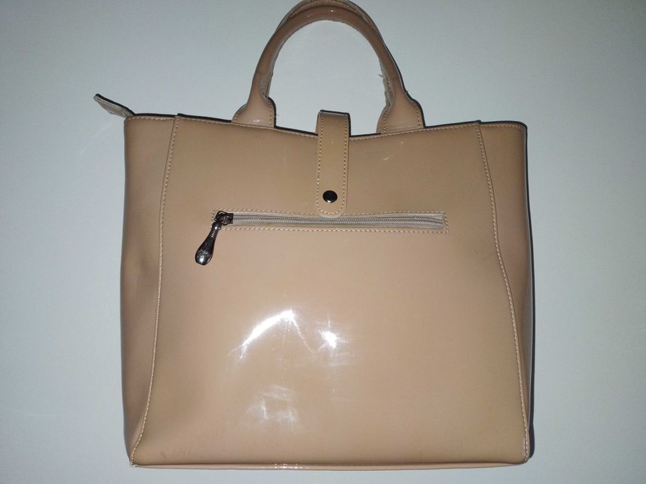 Сумка тоут кожа лак беж