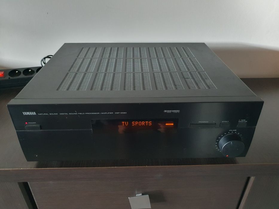 Yamaha DSP-E580  procesor kina plus pilot