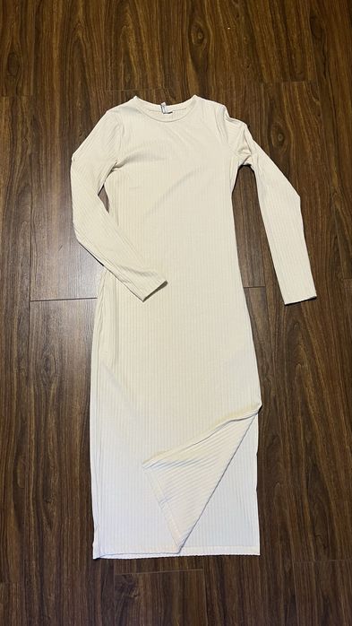 Плаття/сукня з розрізом і рубчик