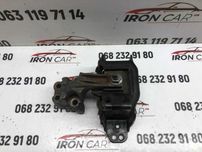 Кронштейн Подушка Двигуна Пежо Peugeot 407 607 2.7 hdi 9658463280
