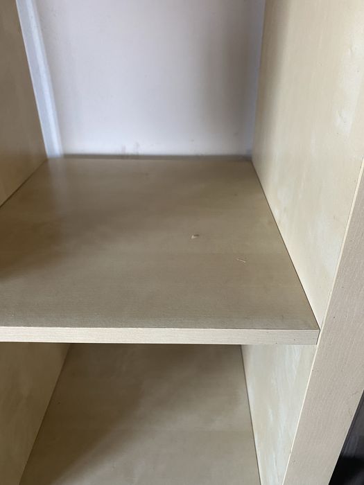 Estante Ikea Kallax com cestos