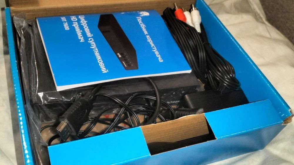 Цифровий спутниковий HD приймач Viasat SRT 7600