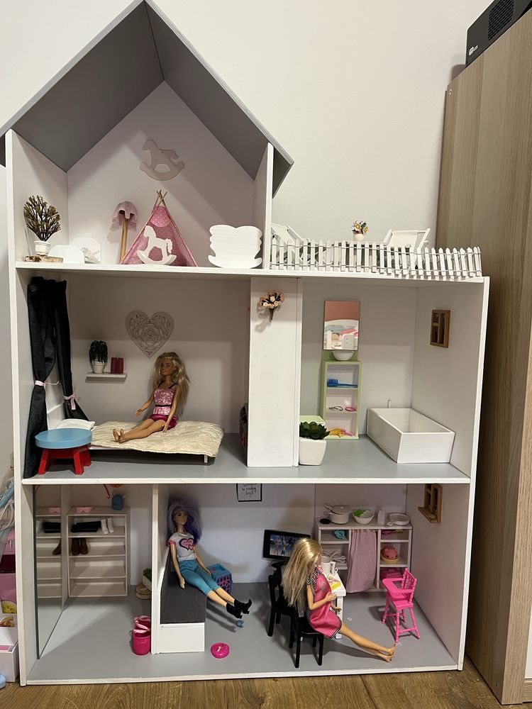 Domek dla lalek barbie