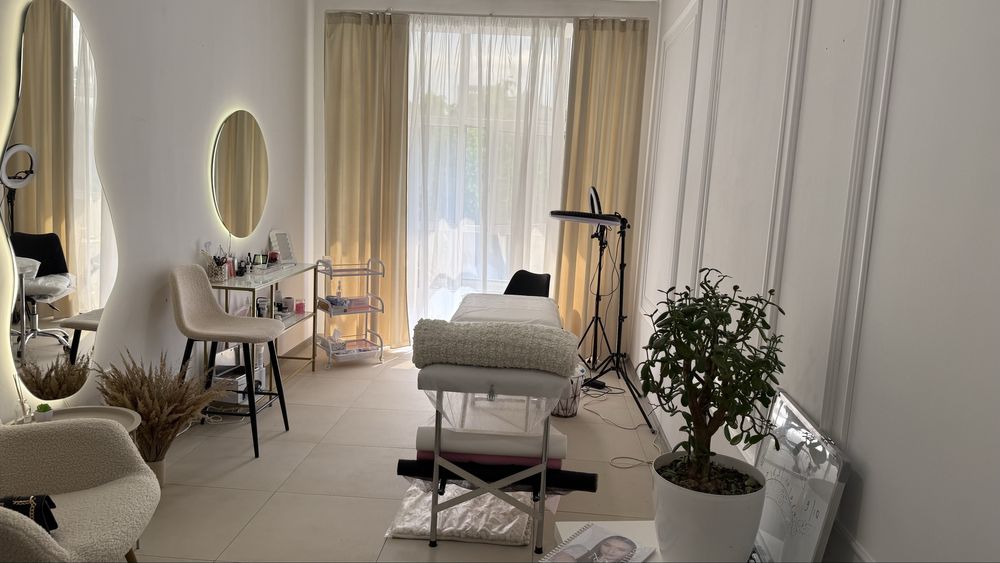 Суборенда кабінета КУШЕТКИ на пів місяця !