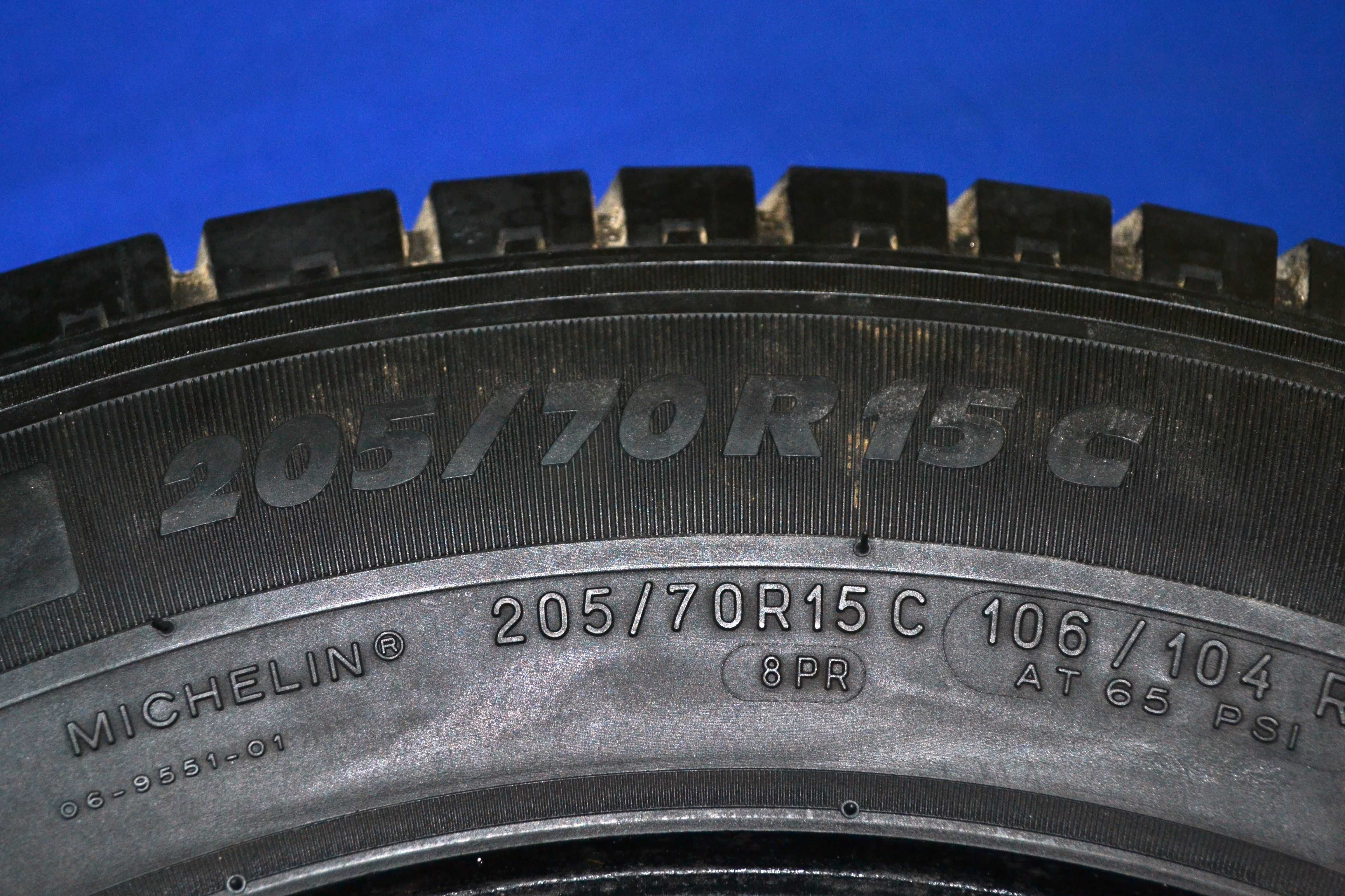 Opony MICHELIN AGILIS 205/70R15C - ( wzmacniane - 2 x 7,2mm ) - 2szt.