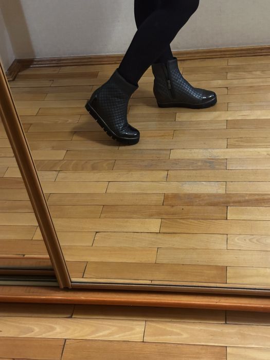 Жіночі ботіночки Essere