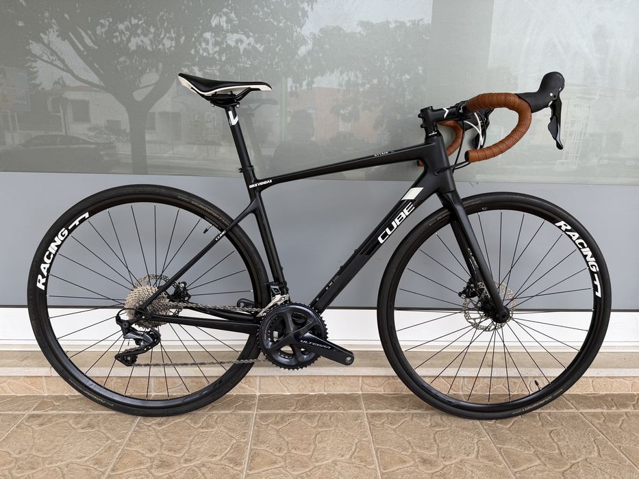 Bicicleta de estrada em carbono - disco