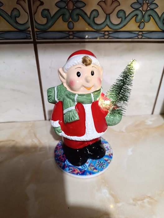Nowa figurka świąteczna Elf z oświetleniem LED.