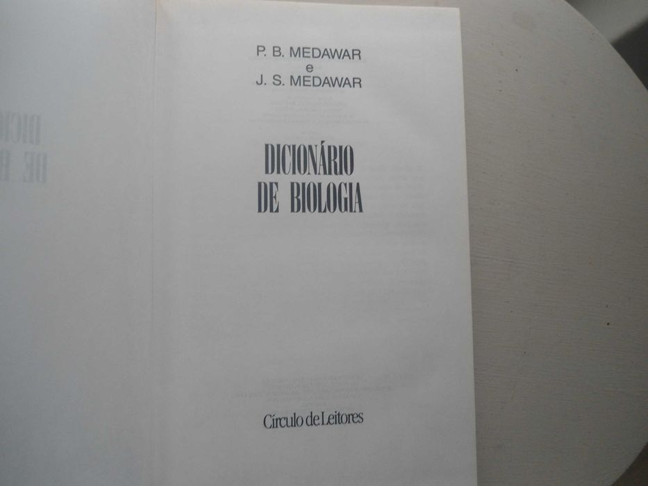 Dicionário de Biologia por P B Medawar e J S Medawar