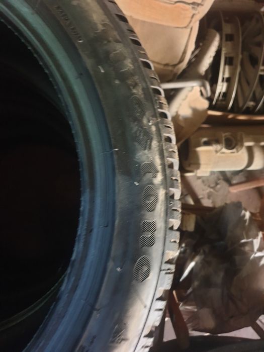 Продам зимову резину 235/45 R18 Firestone Winterhaw 4 (22-23р.в.) 8мм.