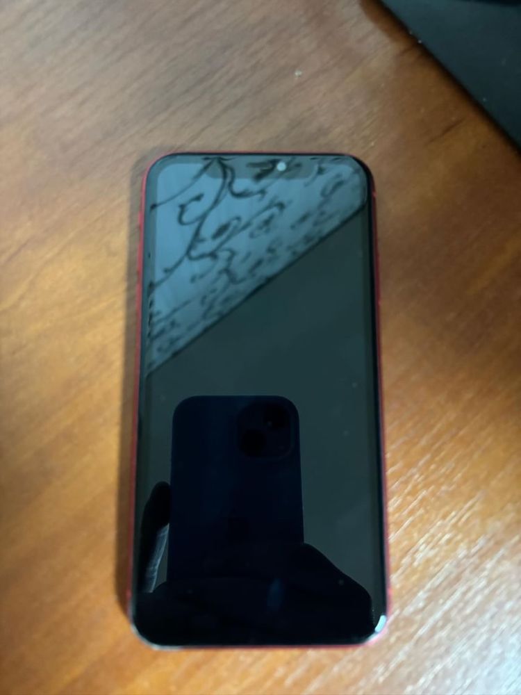 Продам Iphone 11