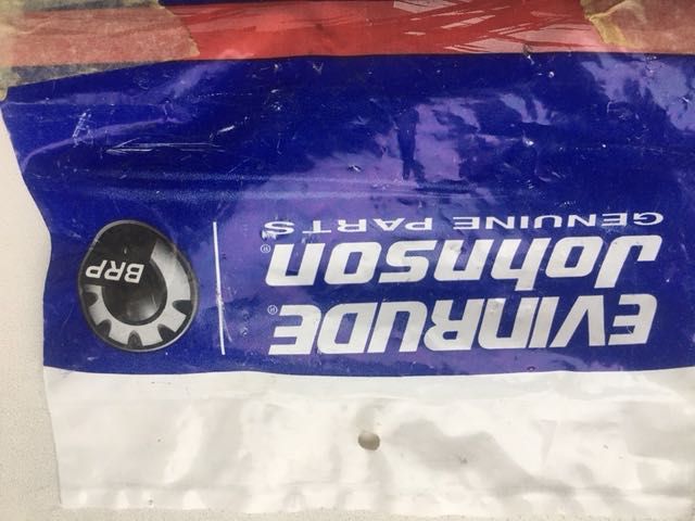 Комплект б/у для ремонта карбюратора лодочного мотора Evinrude Johnson