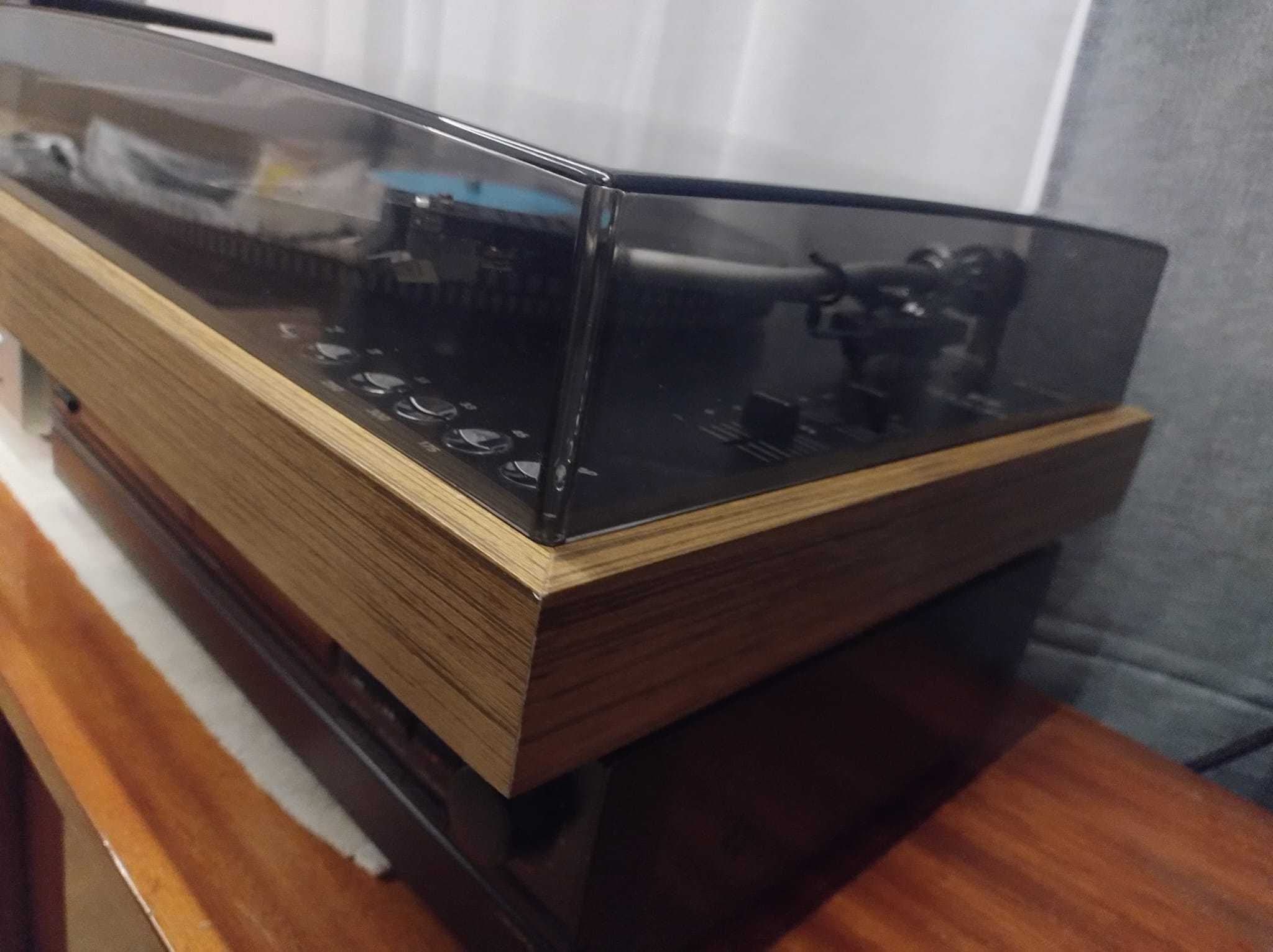 Gramofon Daniel bardzo ładny