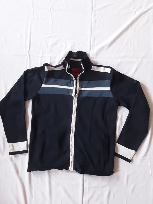 Sweter zapinany na zamek