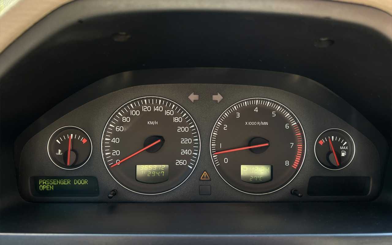 Volvo XC90  2005