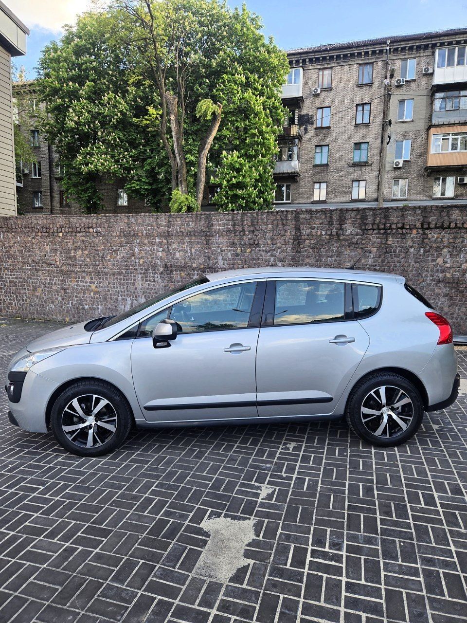 Продам Пежо 3008 1.6 MPI