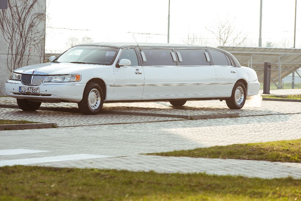 Limuzyna do ślubu, wieczory panieńskie i kawalerskie limuzyna Lincoln