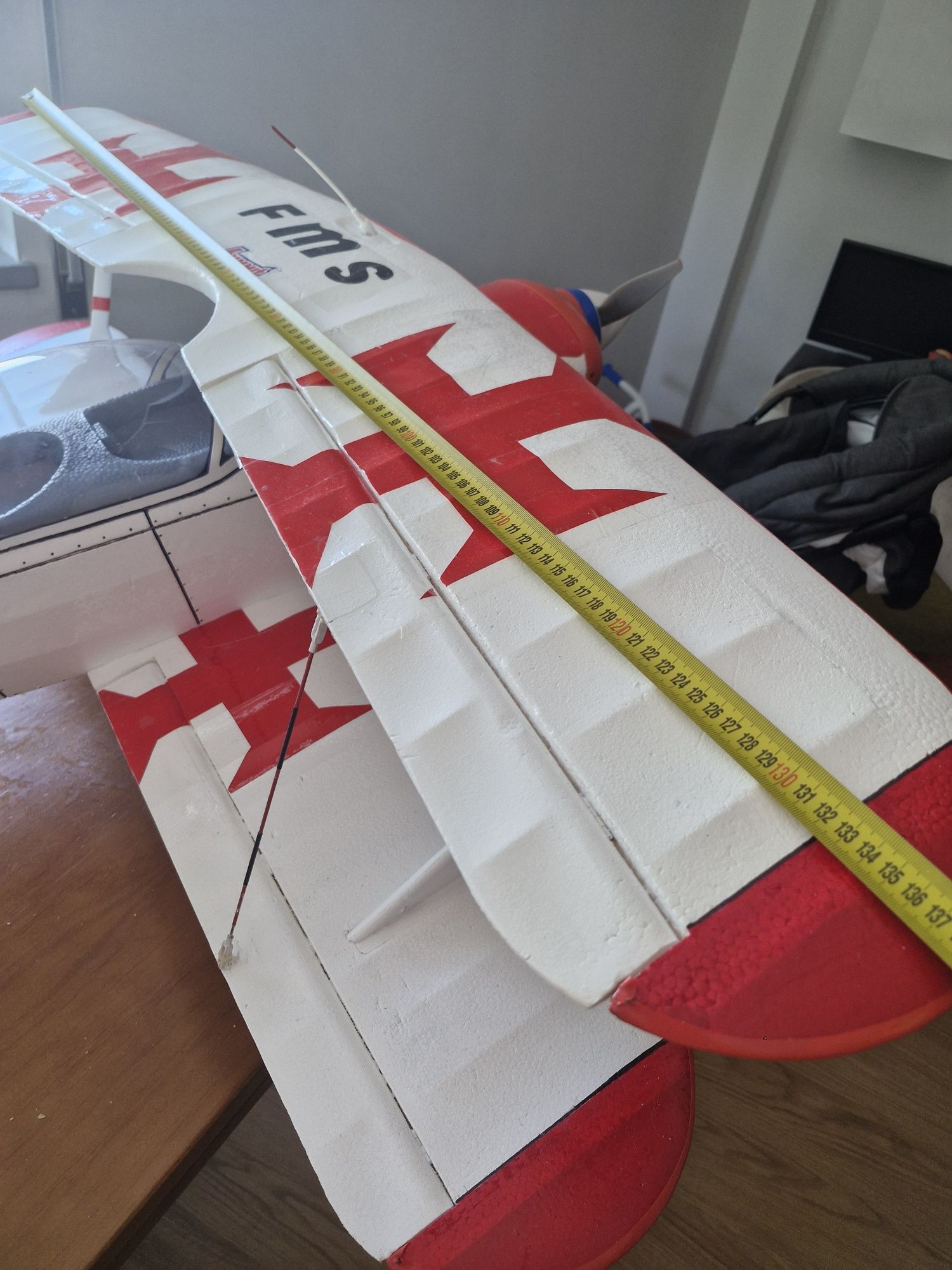 avião e radio futaba