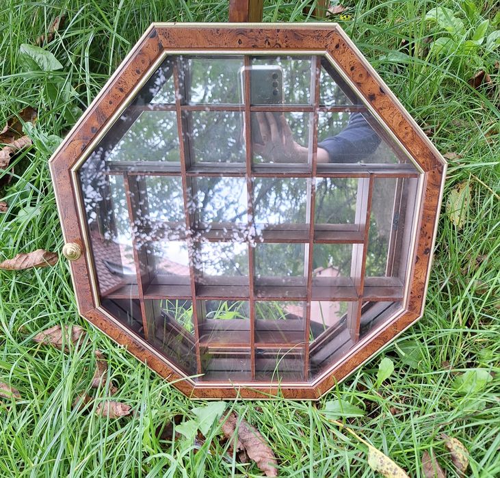 Gablotka witrynka na przedmioty kolekcjonerskie