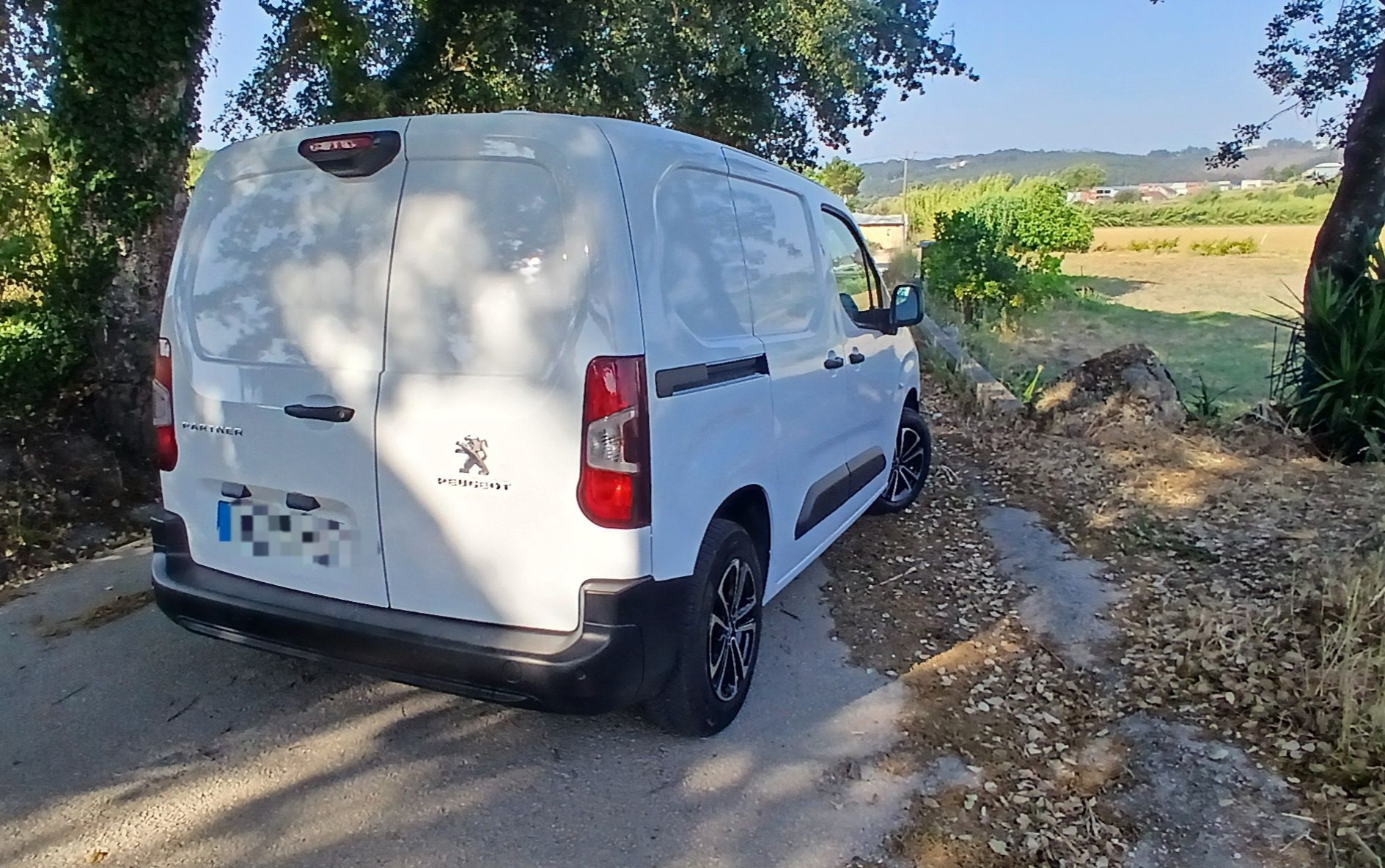 Peugeot partner 1.6bluehdi full extras