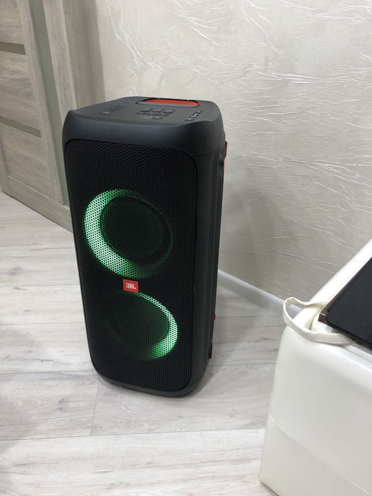 Оренда колонки JBL Partybox 310 для вечірок party box прокат колонка