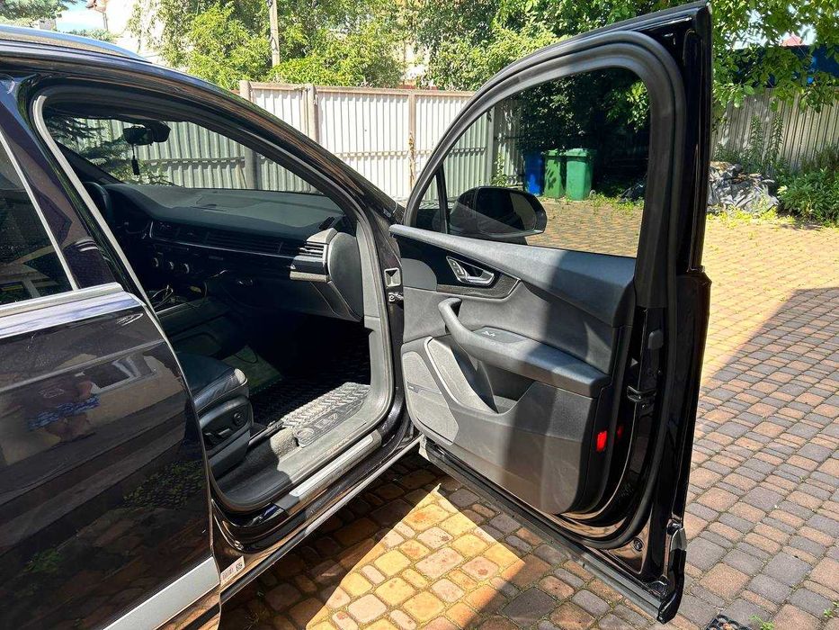 Audi q7 premium plus 2017 год 3.0 tfsi quattro камеры 360 7 мест