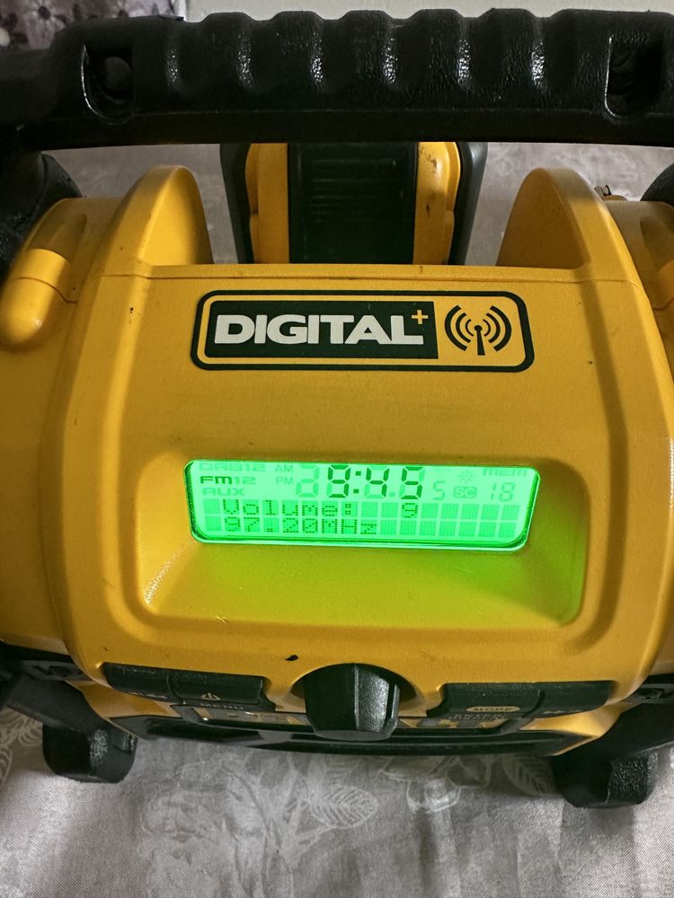 Szlifierka DeWalt DCG440 radio DCR020 gwoździarka do papy DCN45RNN 54V