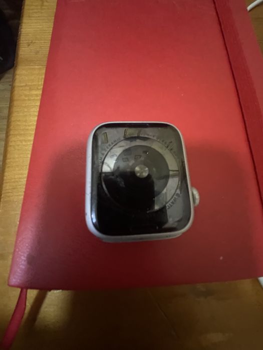 Продам айпл вотч 4/44