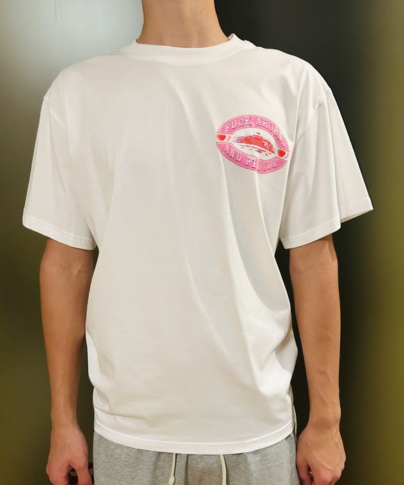 Biała koszulka Corteiz z różowym napisem rozmiar M jak nowa