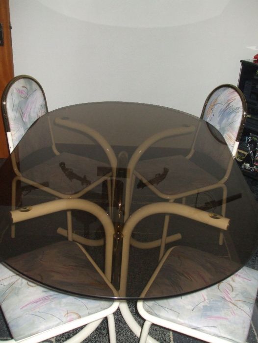 Mesa com cadeiras