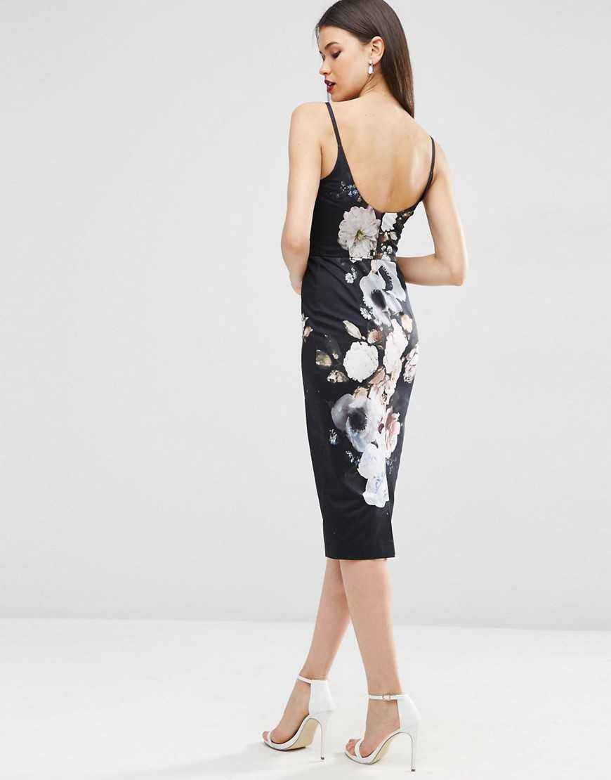 Платье в цветы Asos