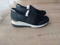 Sneakersy damskie wsuwane na koturnie