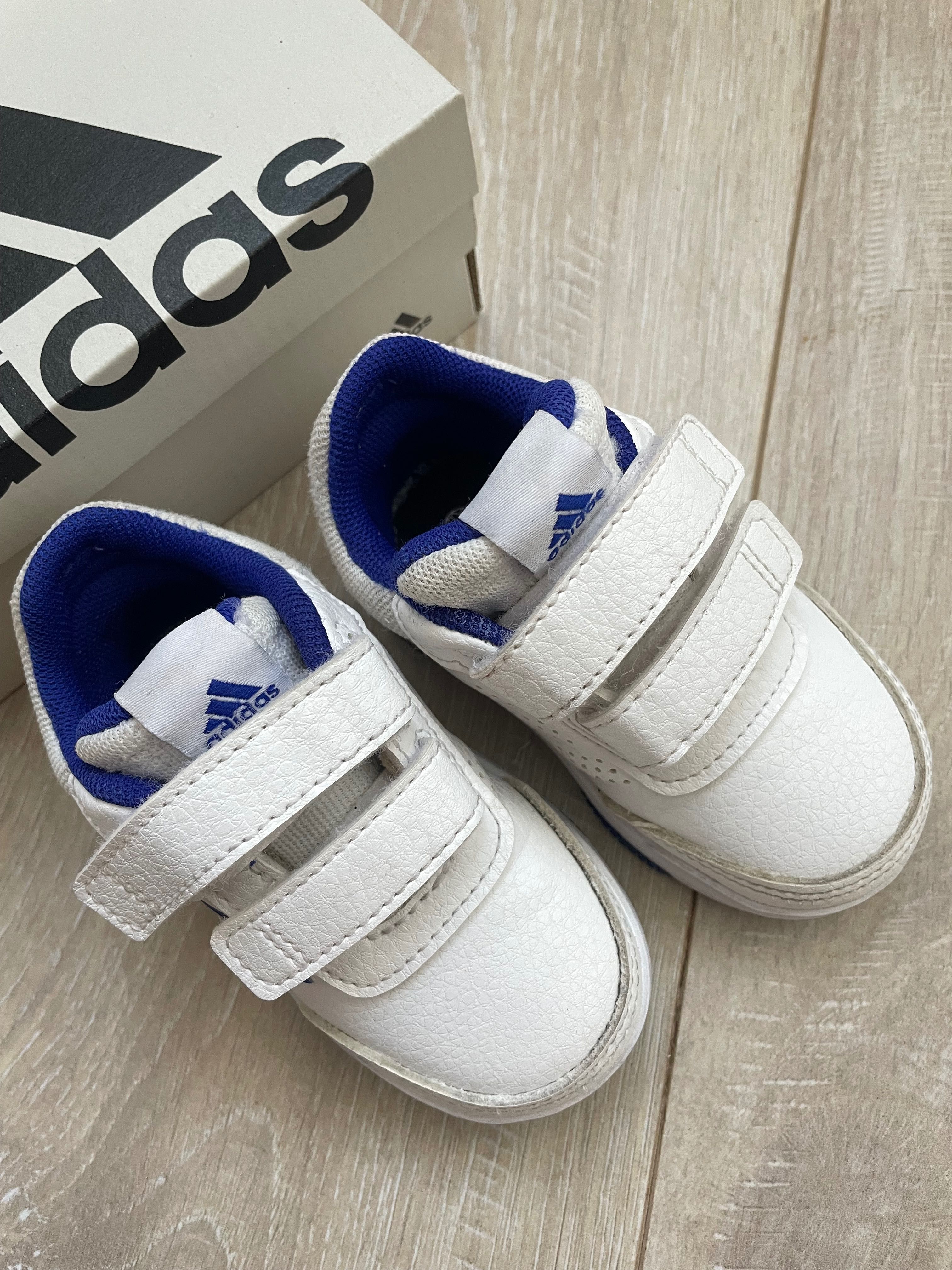 Дитячі кросівки adidas