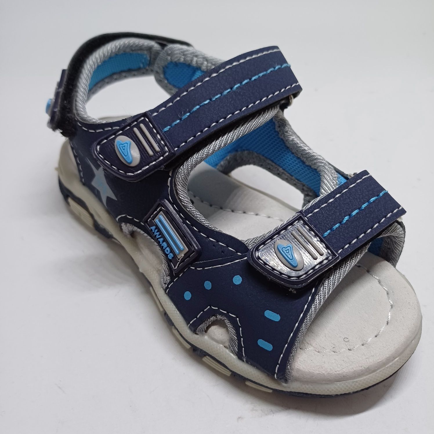 Nowe sandały roz 27 wkładka skórzana profilowana dł 17 cm
