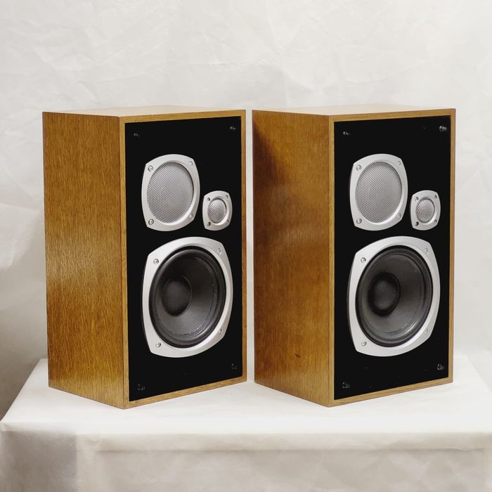 Kolumny Universum 3120 4ohm 80/120W 30-25kHz 3 drożne