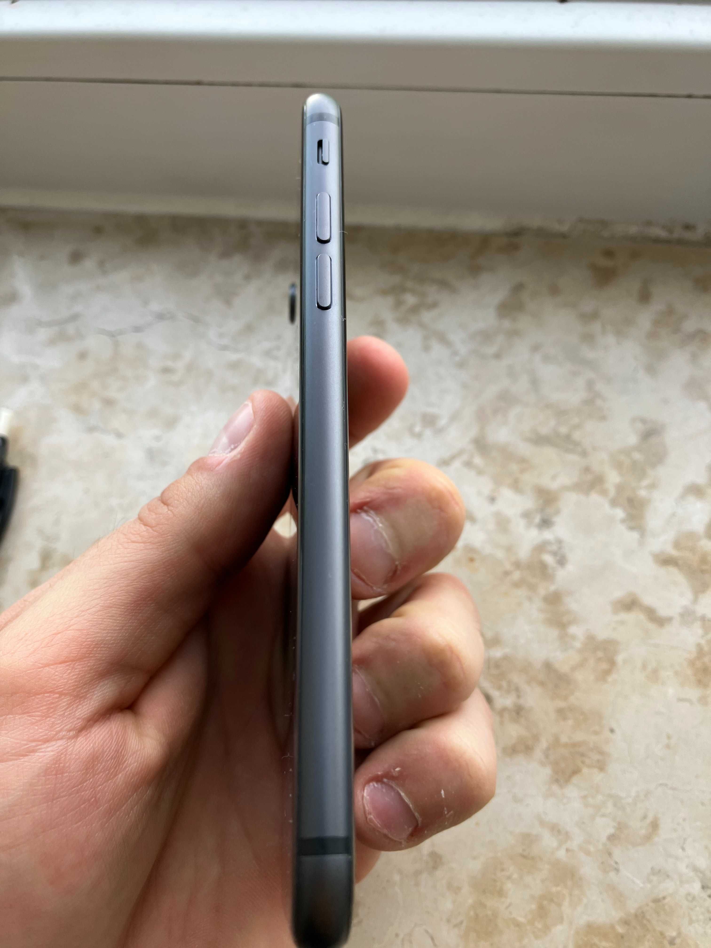Iphone 8 64GB / bateria 90%/ bardzo dobry stan