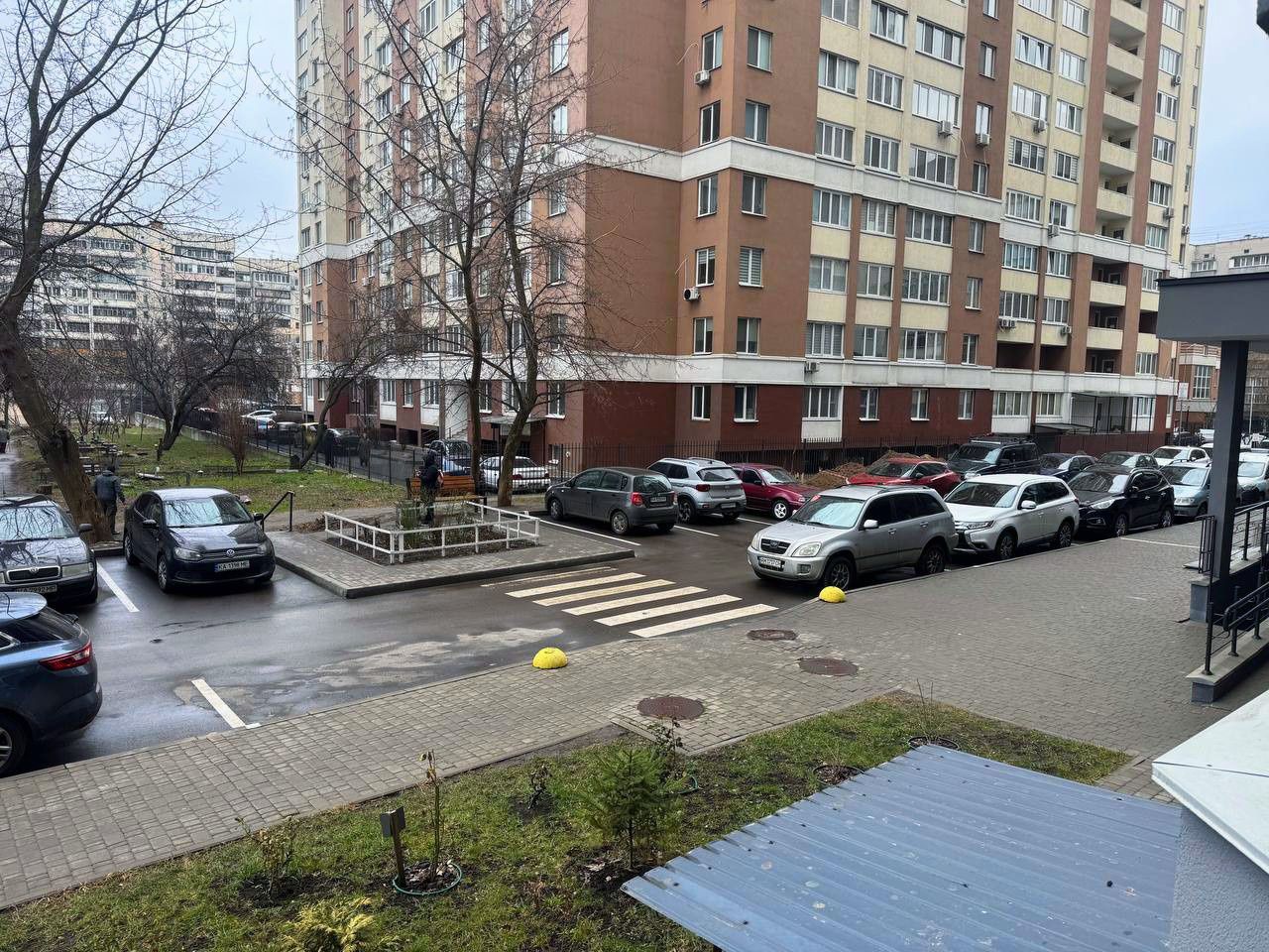 Продам  квартиру 91 м2,під бізнес,офіс , ЖК Атлант Петлюри 21 б,без %