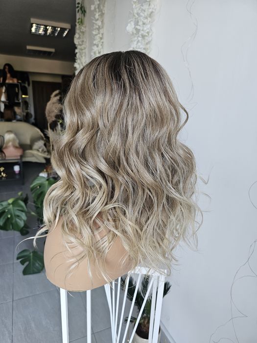 Peruka premium blond ombre Vanessa fale lacefront naturalna fryzura