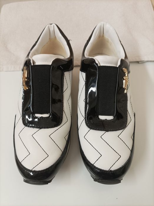 Кросівки KARL LEGERFELD PARIS Нове розмір 35