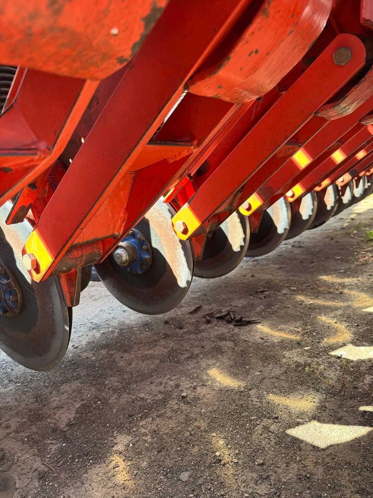 Сівалка зернова механічна NoTill Kuhn SDM 2223/25