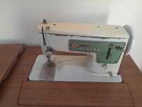 Máquina de costura singer