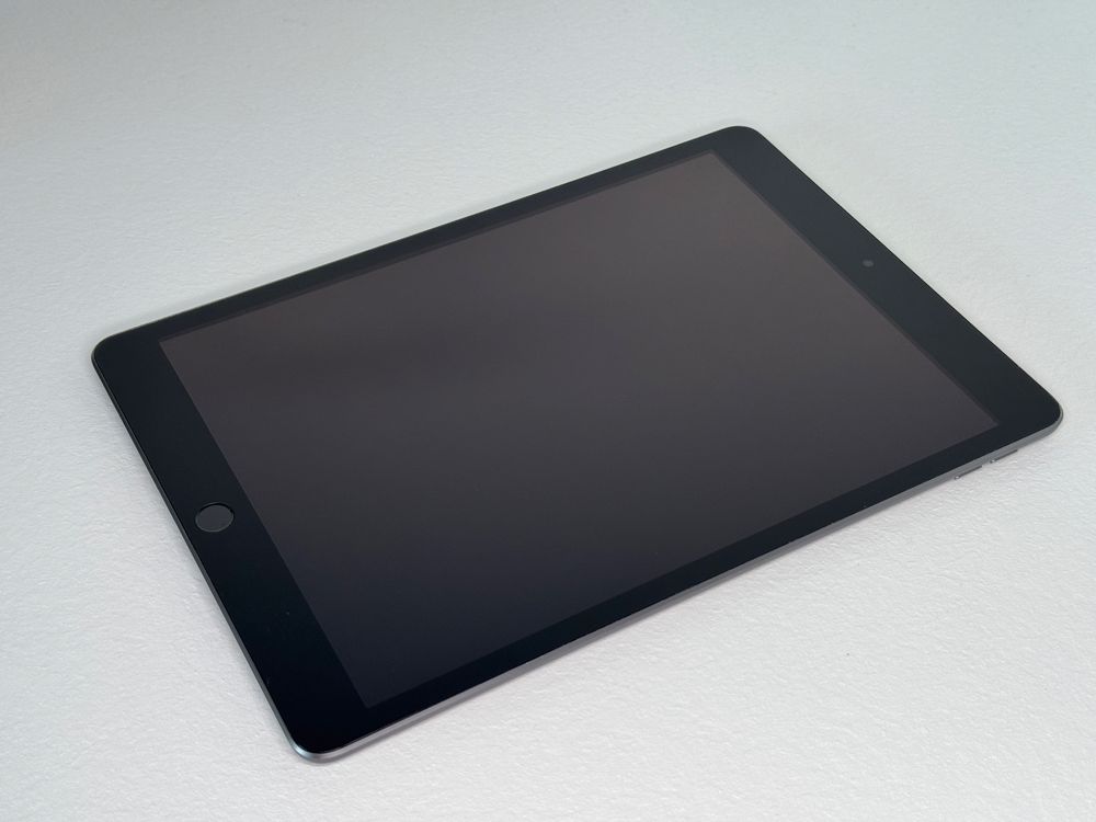 iPad 9. gen. (A2603) - 256GB - Cellular (LTE) - faktura VAT 23%